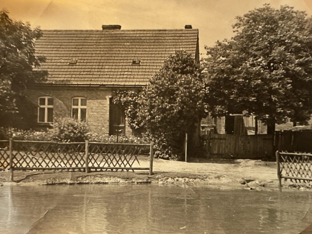 Der Teich vor dem Haus der Straßburgs